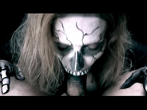 ❤️ Demoon meisie suig haan met haar swart mond en sluk cum. Anale video op af.special-grasser.ru